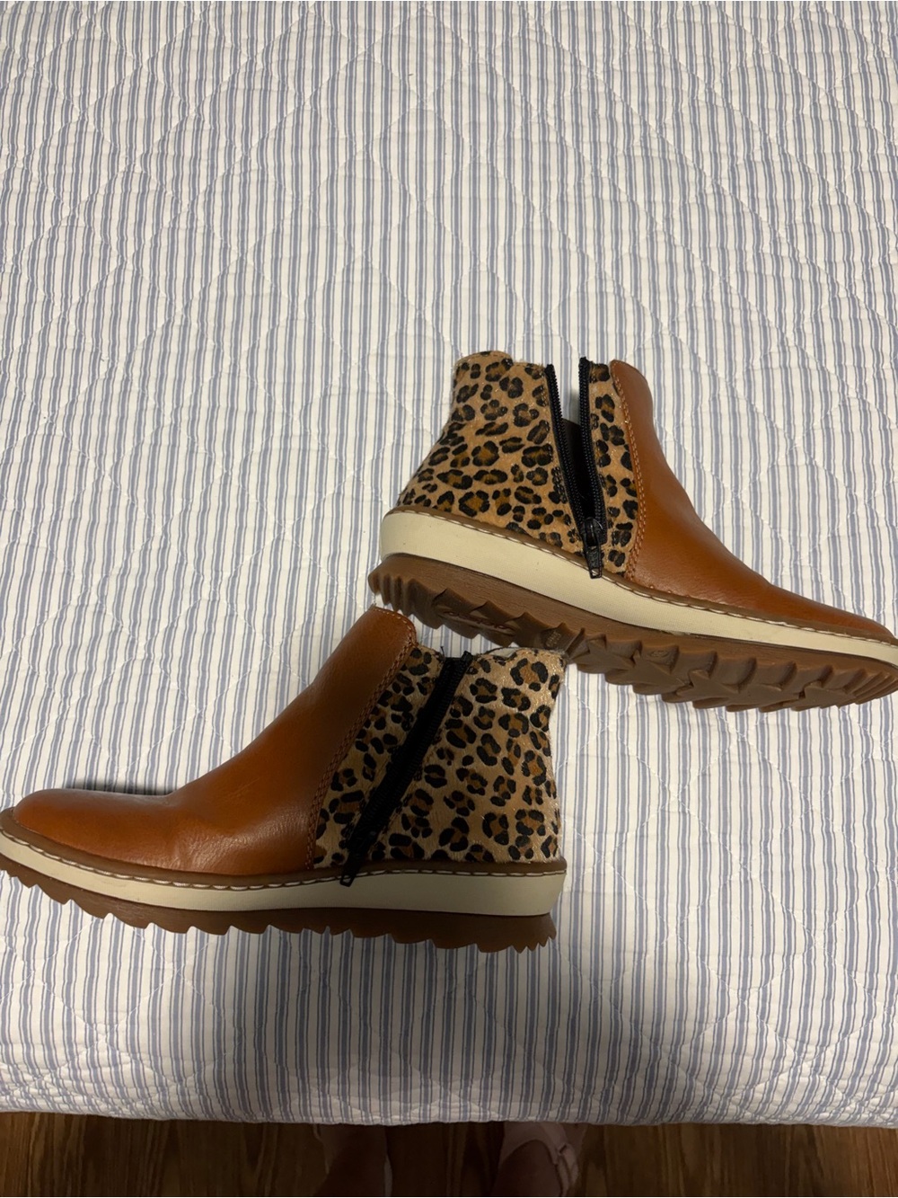 Reiker Chelsea boot in size 38.   Like new